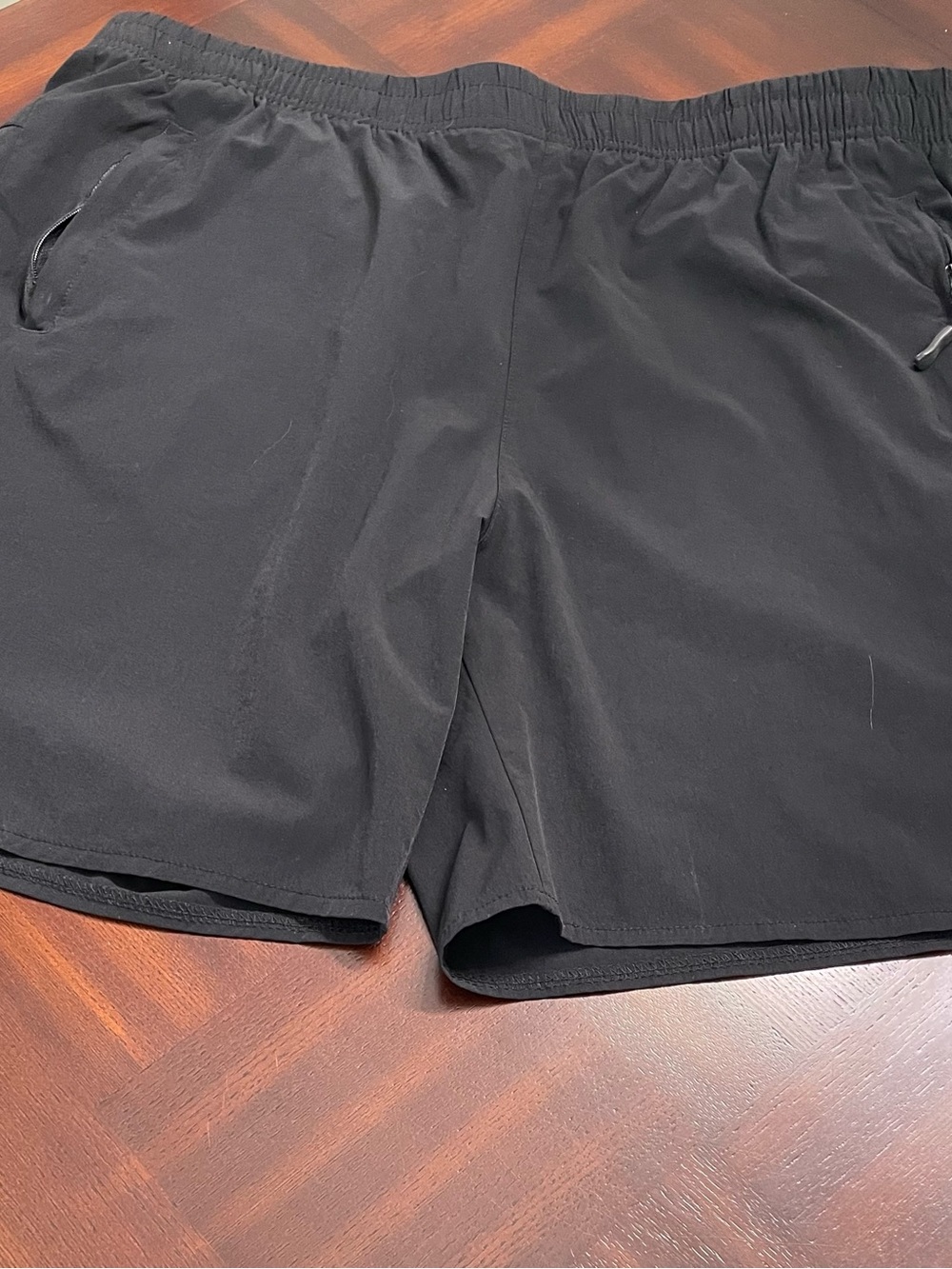 Canghpgin Men's Black Performance Shorts lightweight size X-LARGE.